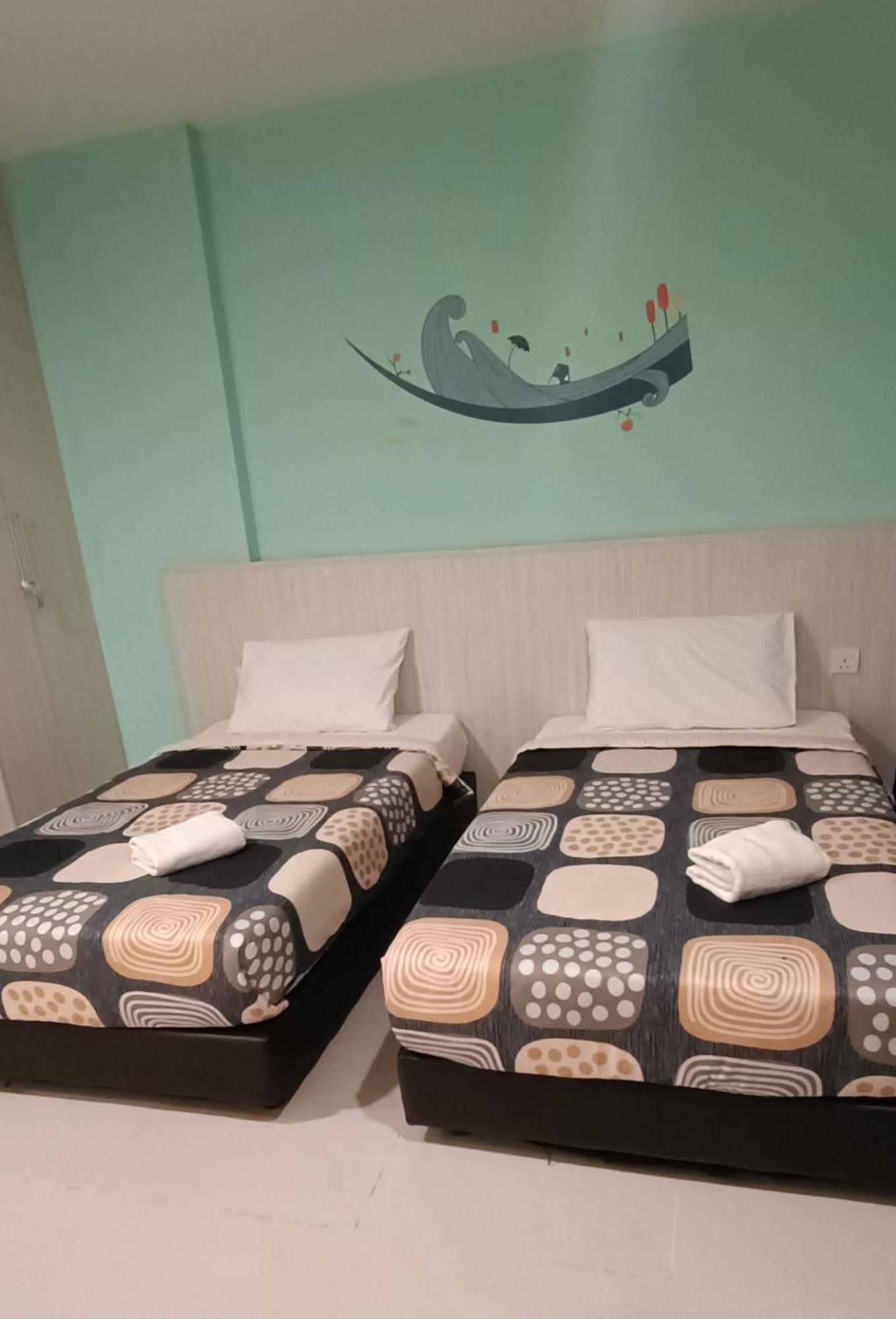 Glossy Marina Homestays Лумут Екстер'єр фото