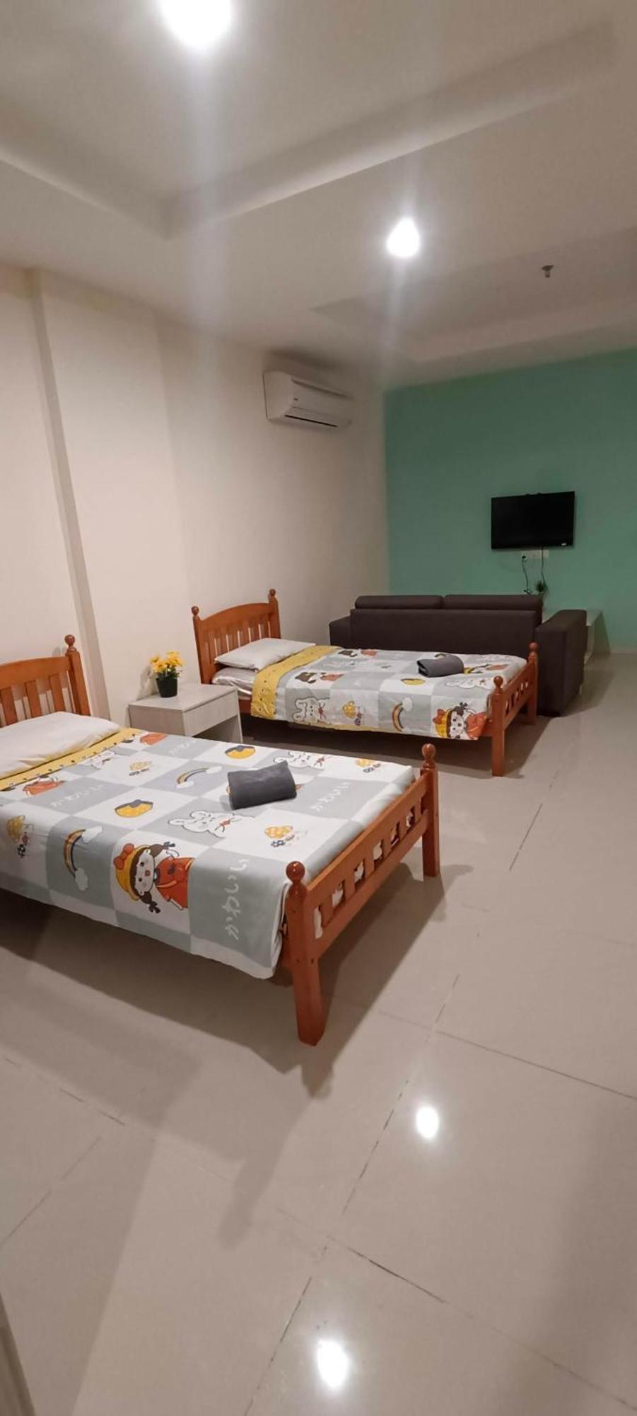 Glossy Marina Homestays Лумут Екстер'єр фото